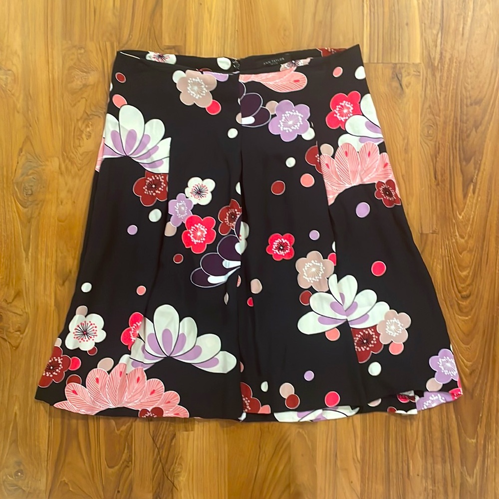 Ann Taylor floral skirt Women size 6p